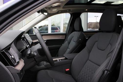 2026 Volvo XC90 B5 Plus 7-Seater