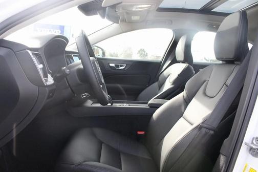 2025 Volvo S60 B5 Core