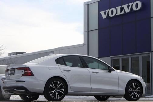 2025 Volvo S60 B5 Core