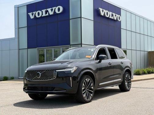 Onyx Black Metallic 2026 Volvo XC90 B6 Plus 7-Seater