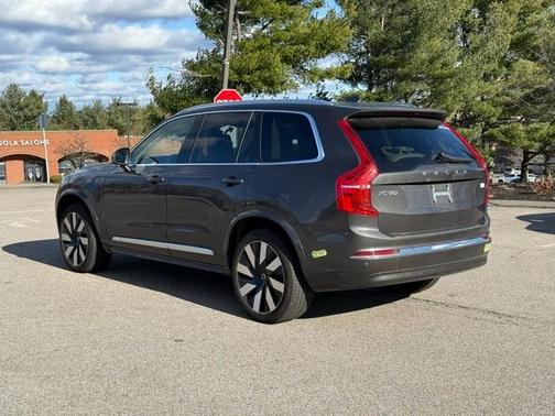 2024 Volvo XC90 Recharge Plug-In Hybrid T8 Plus Bright Theme 7 Passenger