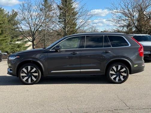 2024 Volvo XC90 Recharge Plug-In Hybrid T8 Plus Bright Theme 7 Passenger