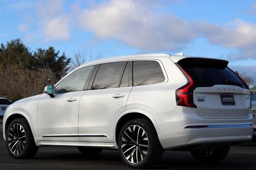 2025 Volvo XC90 B6 Plus 7-Seater