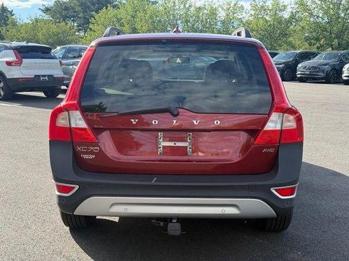 Flamenco Red Metallic 2011 Volvo XC70 3.2