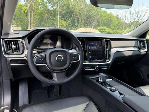 2024 Volvo S60 B5 Core Dark Theme