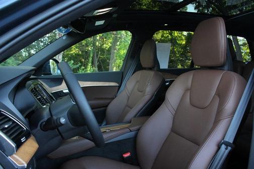 2024 Volvo XC90 B6 Plus Bright Theme 7-Seater