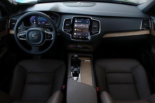 2024 Volvo XC90 B6 Plus Bright Theme 7-Seater