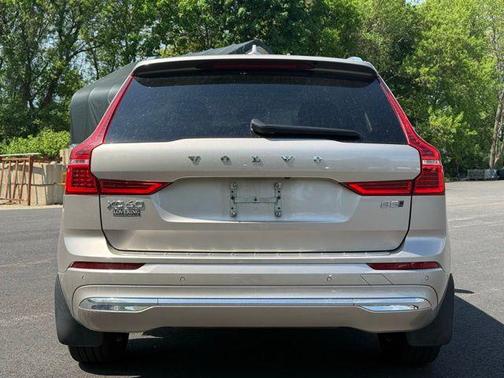 Bright 2023 Volvo XC60 B5 Plus Bright Theme