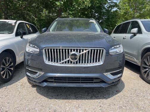 2025 Volvo XC90 B6 Plus 7-Seater