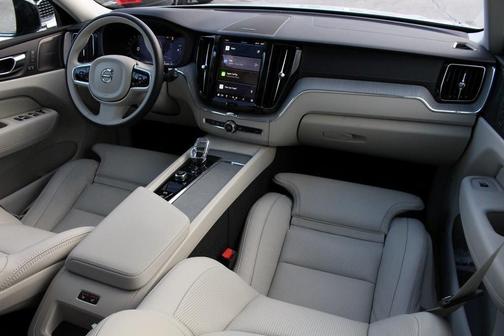 2025 Volvo XC60 Plug-In Hybrid T8 Ultra