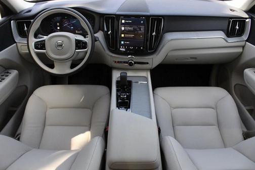 2025 Volvo XC60 Plug-In Hybrid T8 Plus