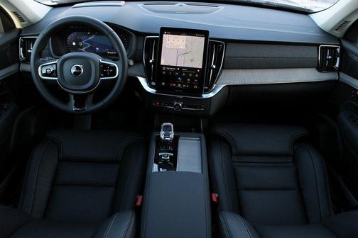 2026 Volvo XC90 B6 Ultra Dark Theme 6-Seater