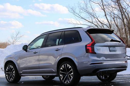 2026 Volvo XC90 B6 Ultra Dark Theme 6-Seater