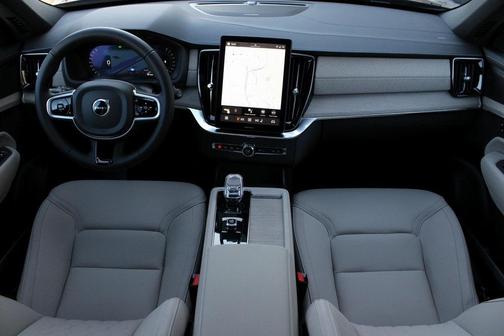 2026 Volvo XC90 B6 Plus 6-Seater