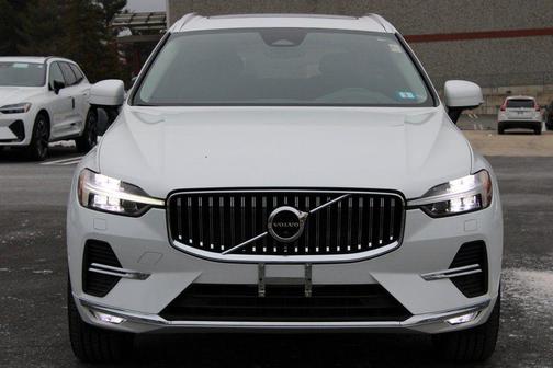 2023 Volvo XC60 B5 Plus Bright Theme