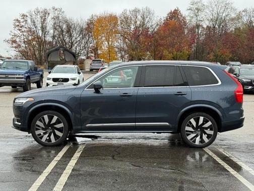 2024 Volvo XC90 Recharge Plug-In Hybrid T8 Plus Bright Theme 7 Passenger