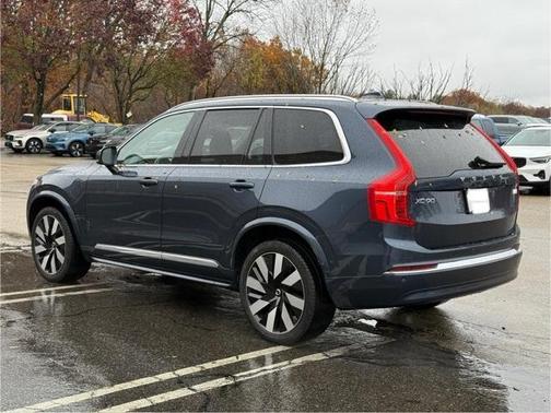 2024 Volvo XC90 Recharge Plug-In Hybrid T8 Plus Bright Theme 7 Passenger
