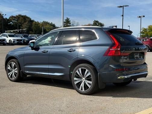 2023 Volvo XC60 B5 Plus Bright Theme