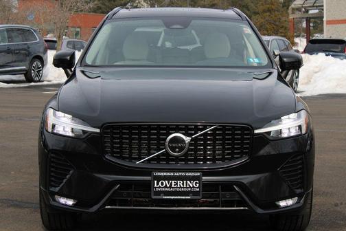 2023 Volvo XC60 B5 Plus Dark Theme