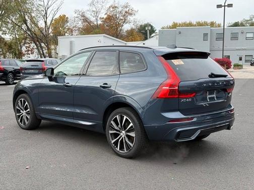 2025 Volvo XC60 B5 Plus