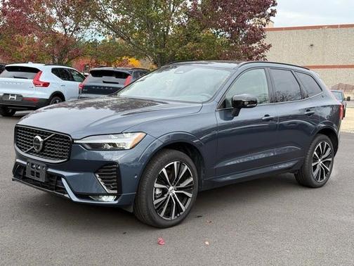 2025 Volvo XC60 B5 Plus