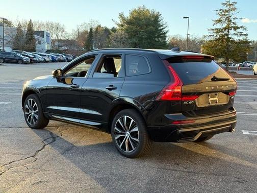 2025 Volvo XC60 B5 Plus