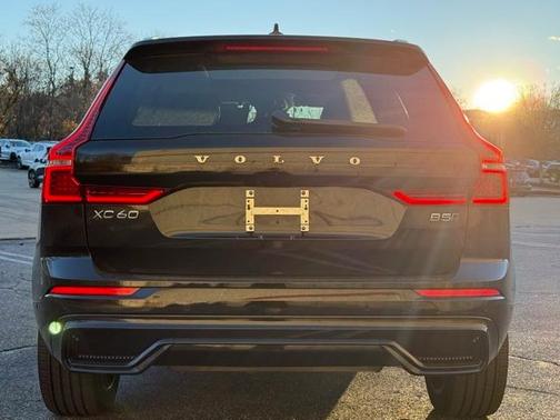 2025 Volvo XC60 B5 Plus