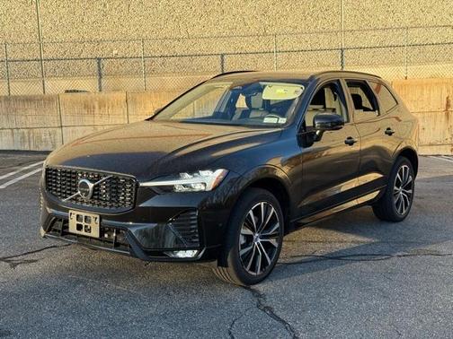 2025 Volvo XC60 B5 Plus