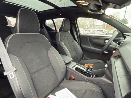 2024 Volvo XC40 Recharge Pure Electric Twin Plus