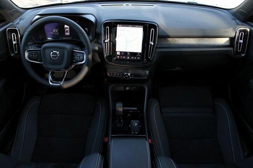 2024 Volvo XC40 Recharge Pure Electric Twin Plus