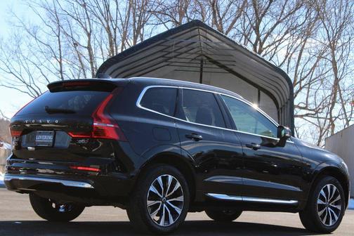 2023 Volvo XC60 B5 Plus Bright Theme