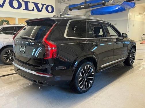 2025 Volvo XC90 B6 Plus 7-Seater