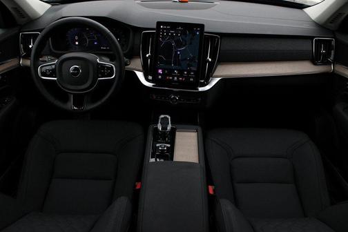 2025 Volvo XC90 B6 Plus 7-Seater