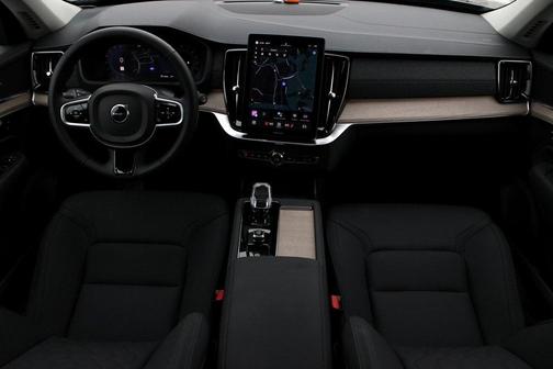 2025 Volvo XC90 B6 Plus 7-Seater