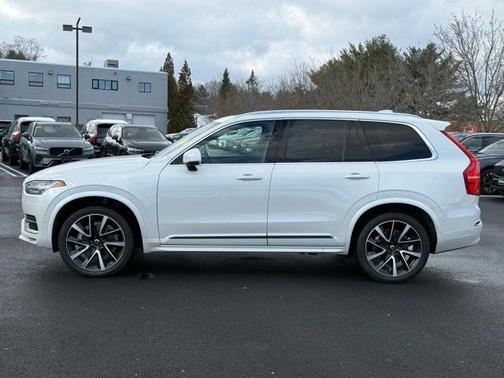 2024 Volvo XC90 B6 Plus Bright Theme 7-Seater