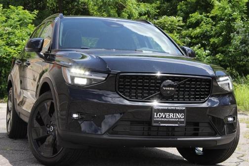 2026 Volvo XC40 B5 Ultra Black Edition