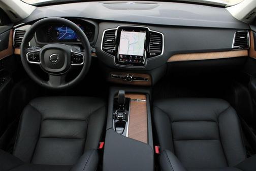 2024 Volvo XC90 Recharge Plug-In Hybrid T8 Plus Bright Theme 7 Passenger