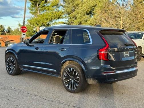 2025 Volvo XC90 B5 Plus