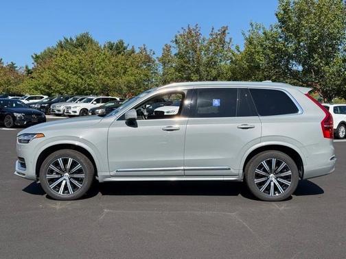 2025 Volvo XC90 B6 Plus 7-Seater