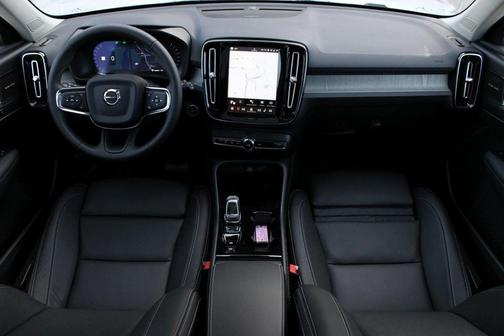 2026 Volvo XC40 B5 Ultra