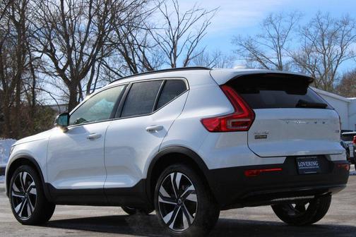 2026 Volvo XC40 B5 Ultra
