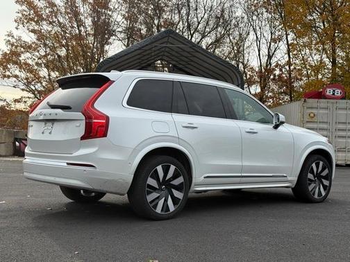 2024 Volvo XC90 Recharge Plug-In Hybrid T8 Plus Bright Theme 7 Passenger