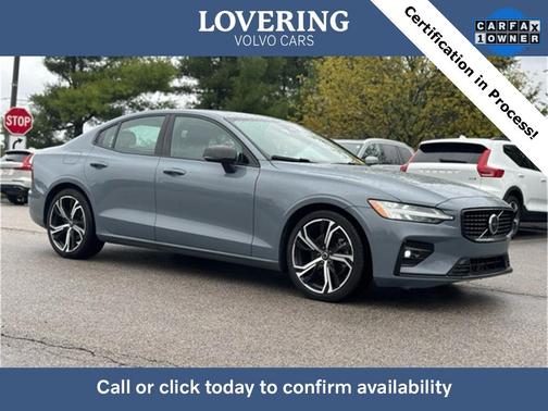 2024 Volvo S60 B5 Core Dark Theme