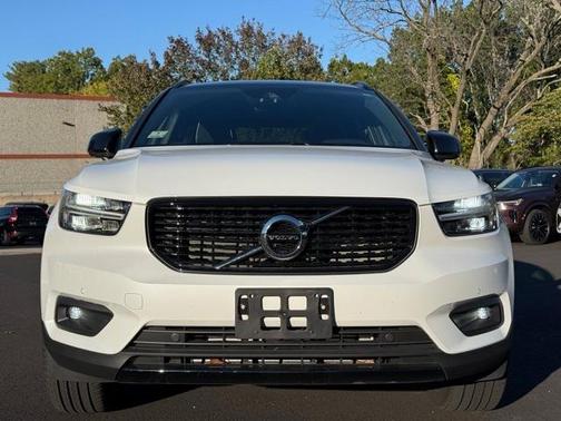 2021 Volvo XC40 T5 R-Design