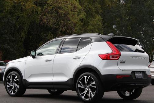2021 Volvo XC40 T5 R-Design