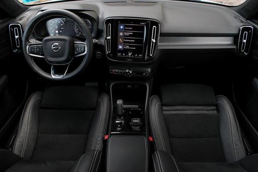 2021 Volvo XC40 T5 R-Design