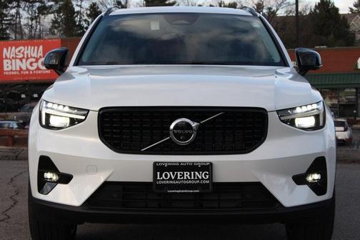 2025 Volvo XC40 B5 Plus Dark Theme