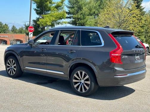 2024 Volvo XC90 B5 Plus Bright Theme