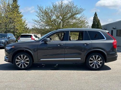 2024 Volvo XC90 B5 Plus Bright Theme
