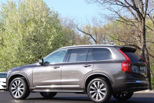 2024 Volvo XC90 B5 Plus Bright Theme